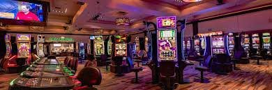 Menikmati sesi Live Casino dengan dealer profesional di shope168